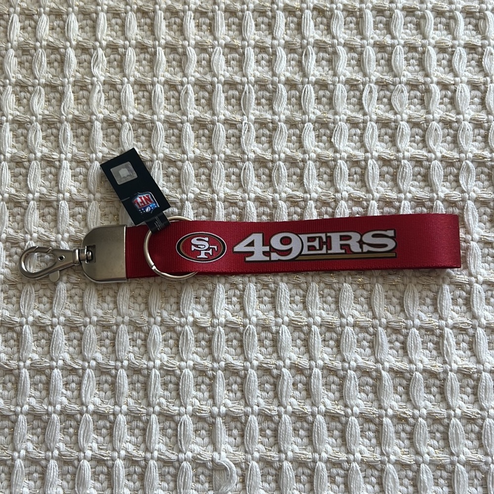 NWT NFL San Francisco 49ers Loop Keyring - Picture 2 of 2
